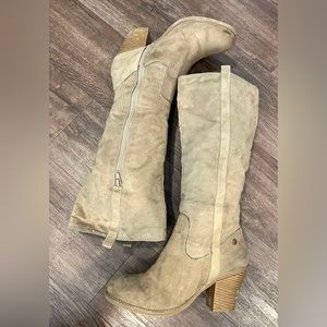 MAKALU faux suede knee high tall boot women’s SZ 9 tan Vintage 70s style